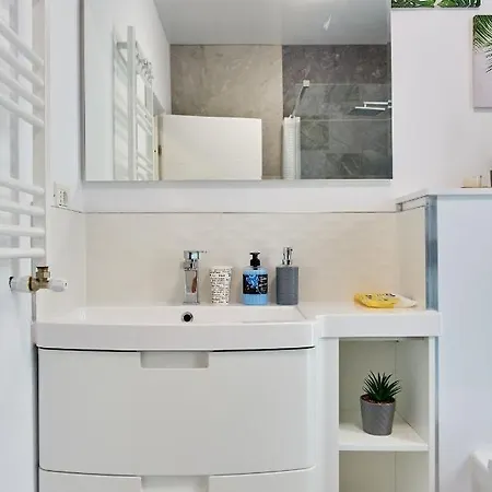 Apartment Seaside By Tomis